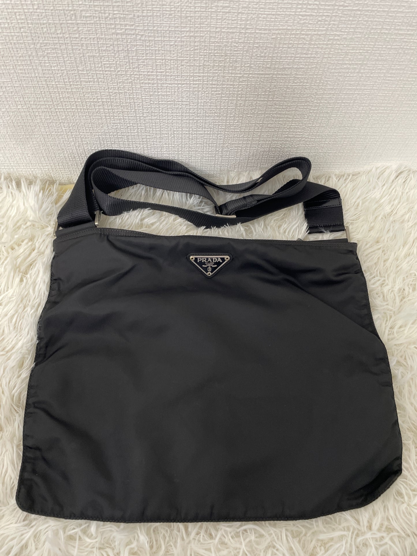 Prada Black Shoulder Bags A-15972