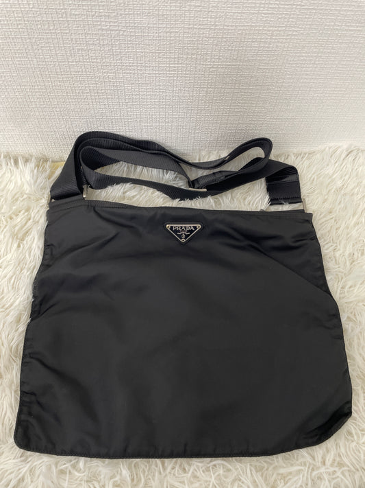 Prada Black Shoulder Bags A-15972