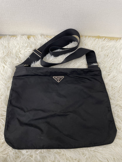 Prada Black Shoulder Bags A-15978