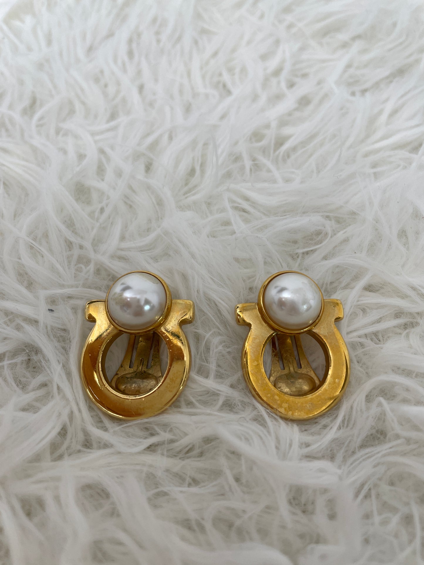 Ferragamo Gold Earrings A-15982