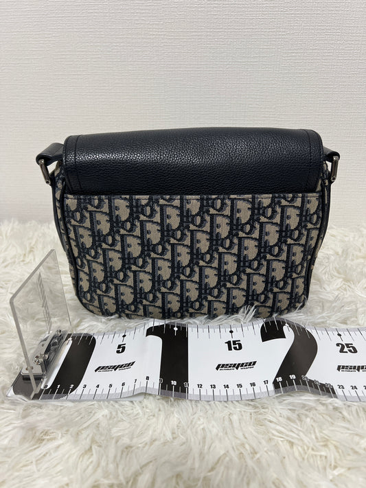 Dior Navy Shoulder Bags A-15991
