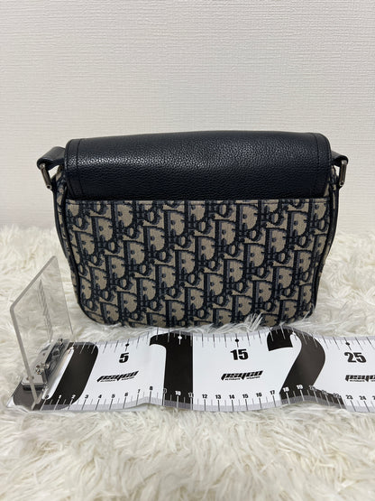 Dior Navy Shoulder Bags A-15991