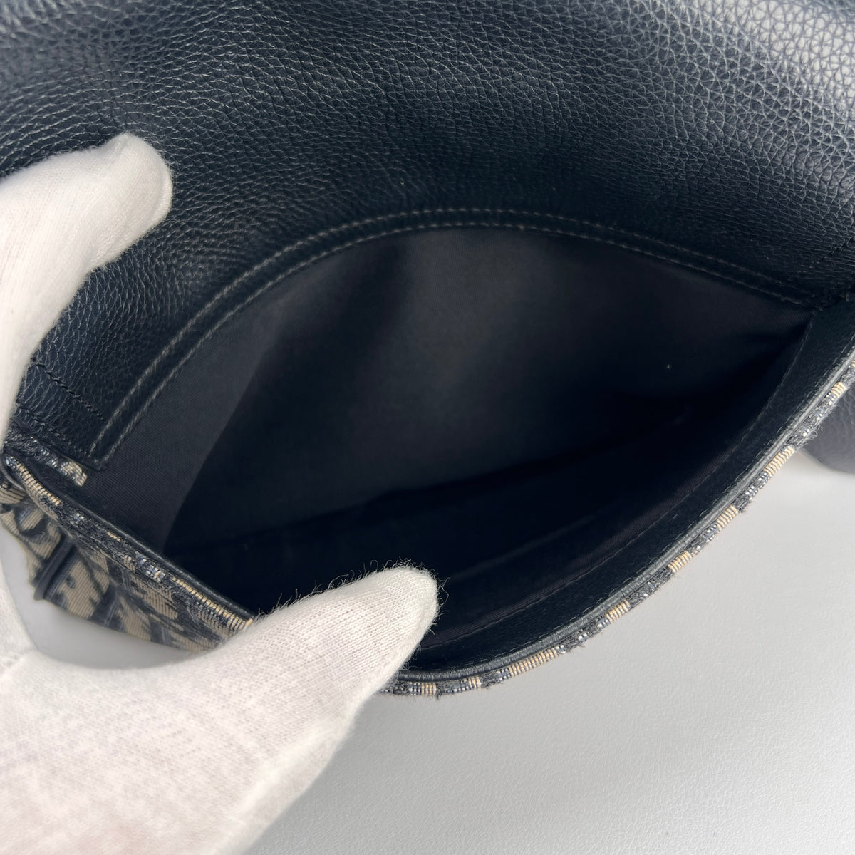 Dior Navy Shoulder Bags A-15991