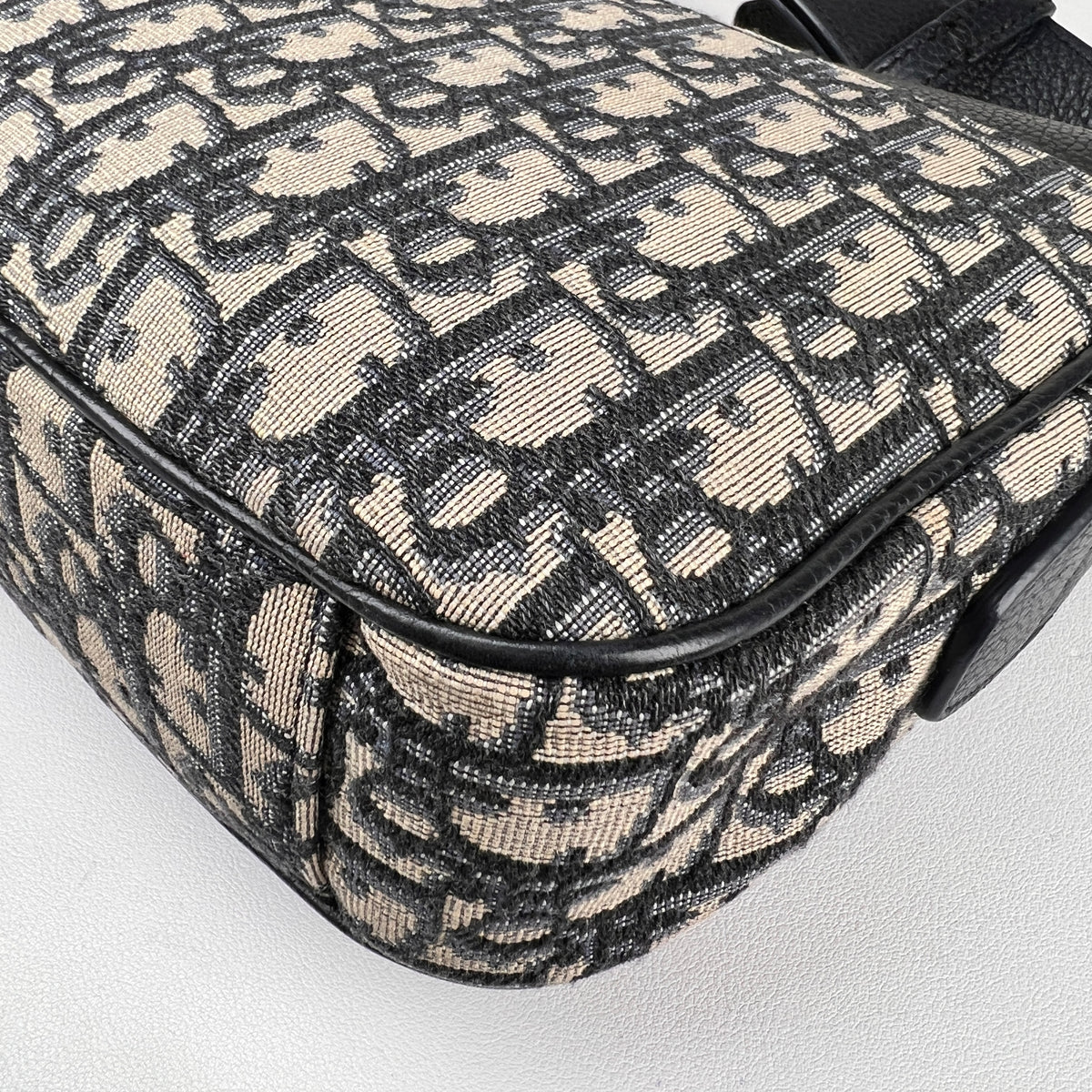 Dior Navy Shoulder Bags A-15991
