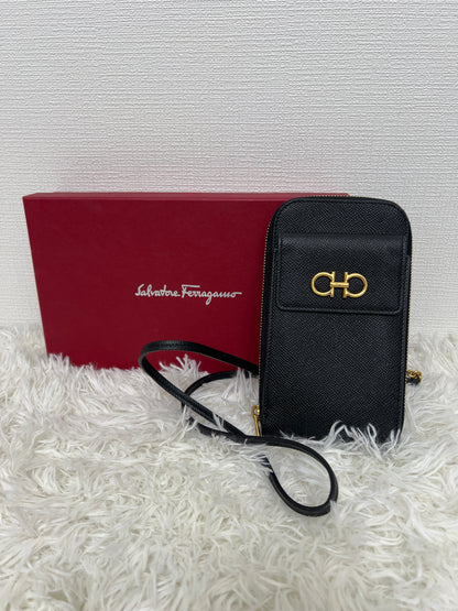 Ferragamo Black Shoulder Bags A-15995