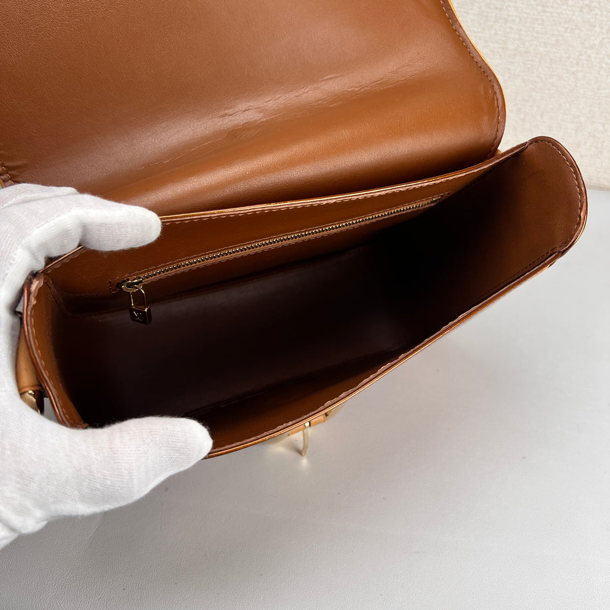 Louis Vuitton Brown Handle Bags A-16001