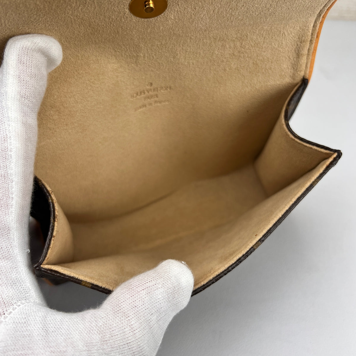 Louis Vuitton Brown Pouches A-16002