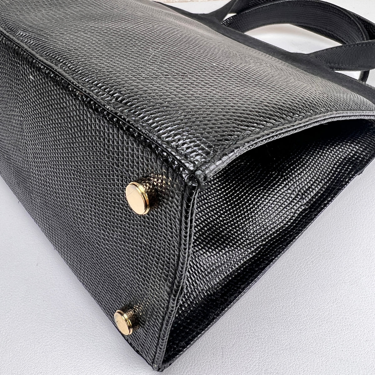 Ferragamo Black Handle Bags A-16003