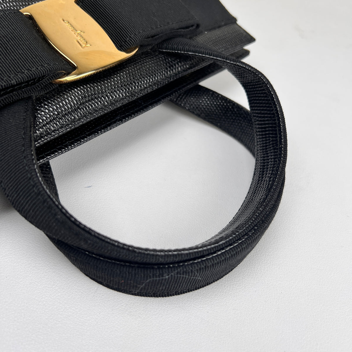 Ferragamo Black Handle Bags A-16003