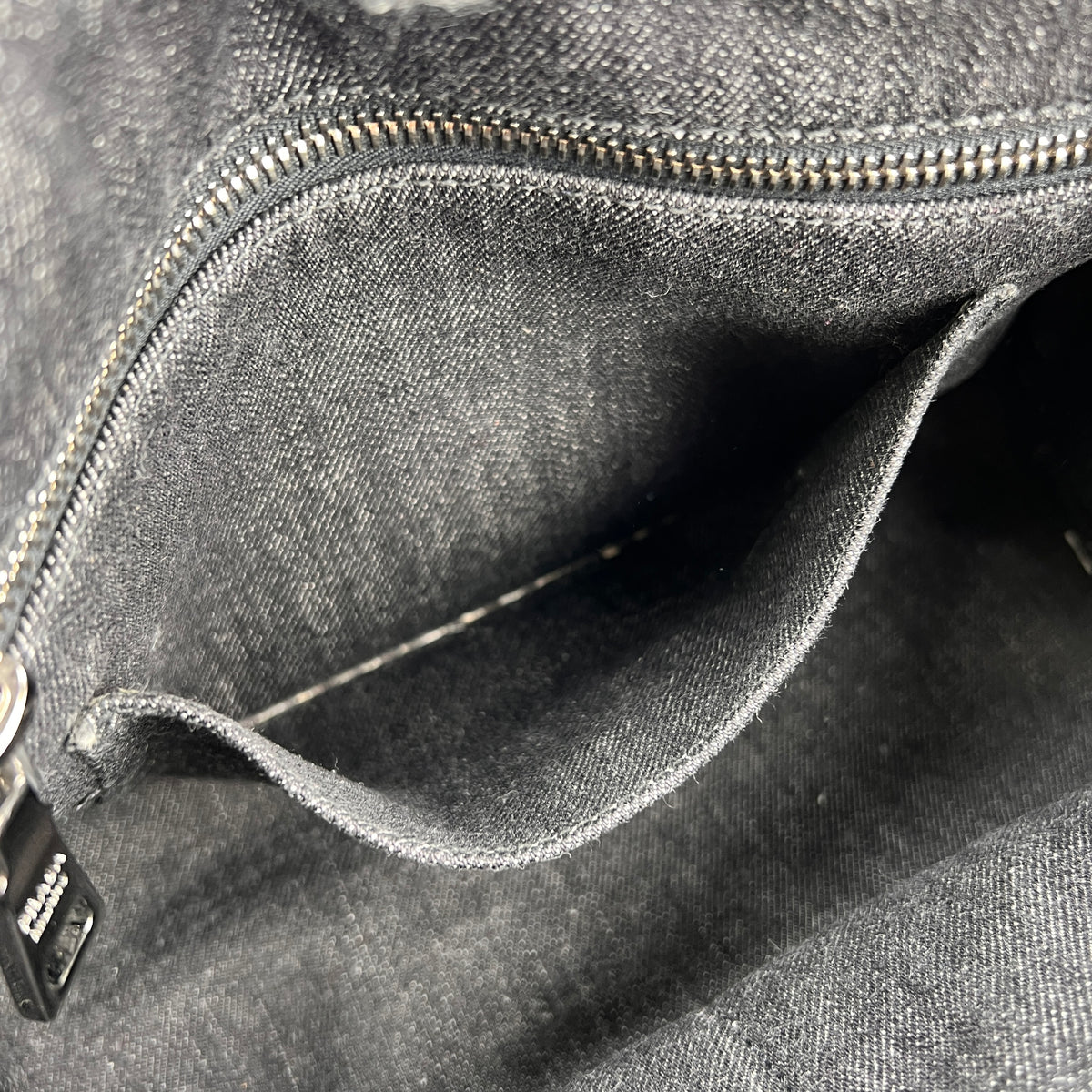 Prada Black Handle Bags A-16009