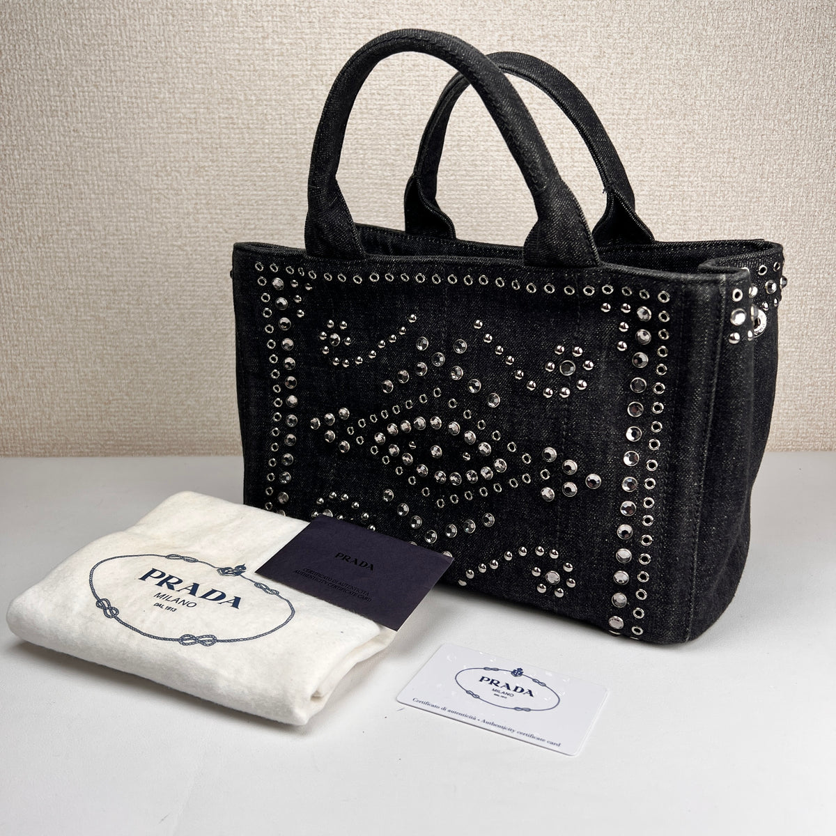 Prada Black Handle Bags A-16009