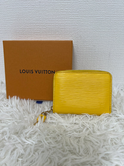 Louis Vuitton Yellow Wallets A-16022