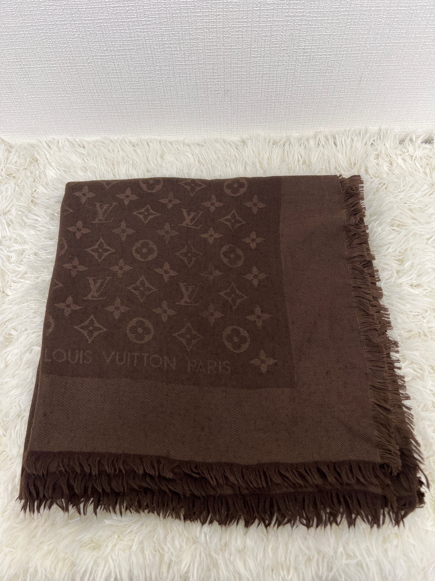 Louis Vuitton Brown Scarves A-16030