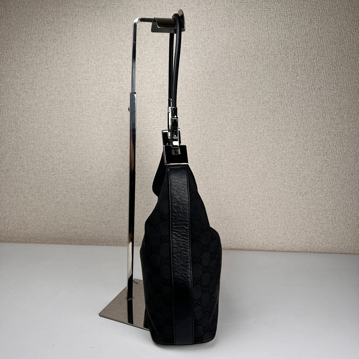 Gucci Black Shoulder Bags A-16056