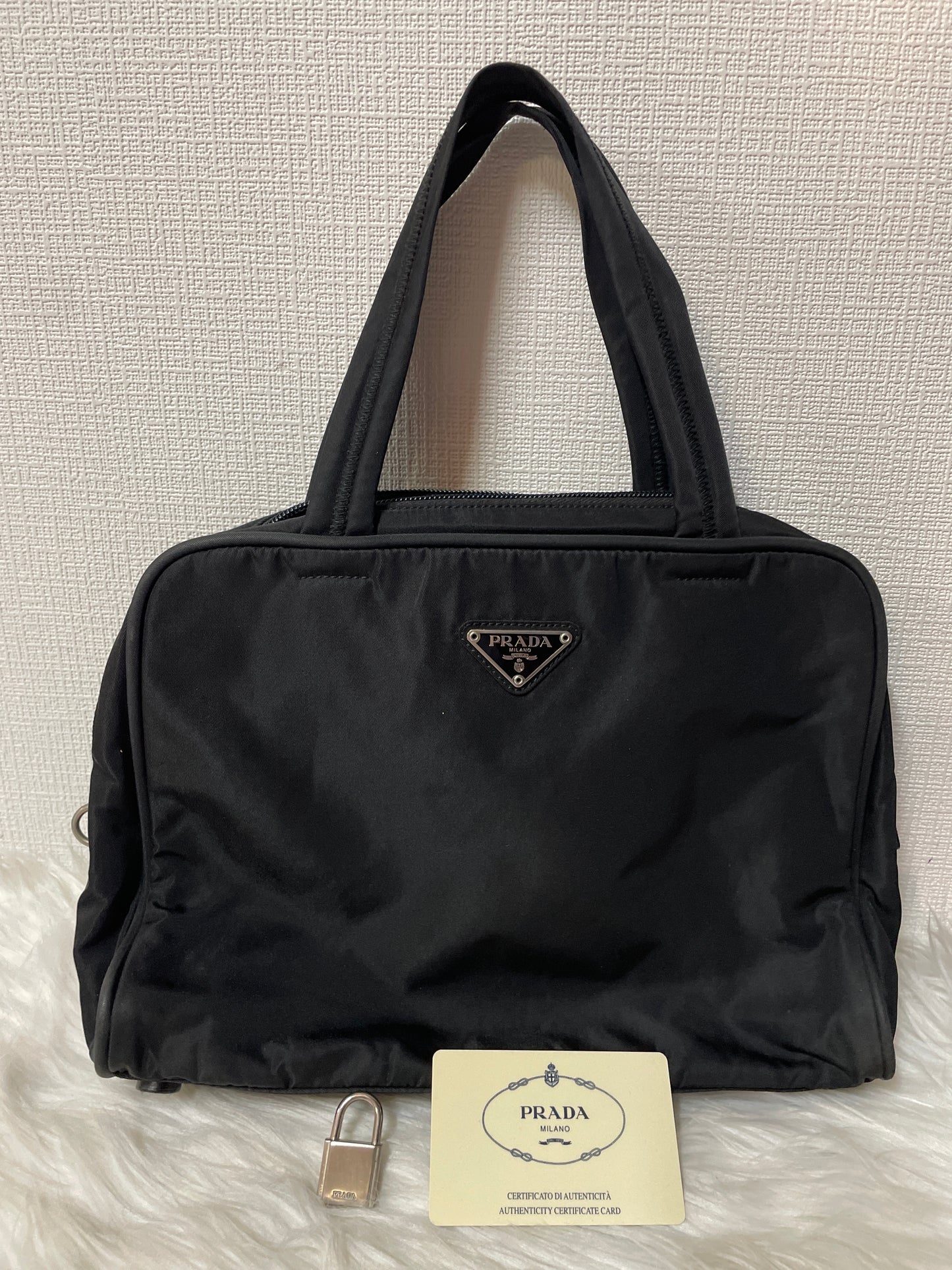 Prada Black Handle Bags A-16060