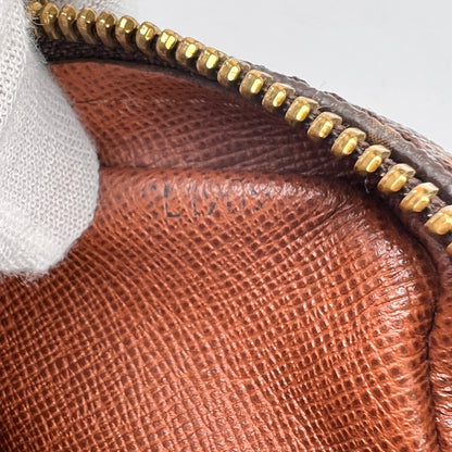 Louis Vuitton Brown Shoulder Bags A-16064