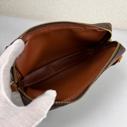 Louis Vuitton Brown Shoulder Bags A-16064