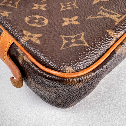 Louis Vuitton Brown Shoulder Bags A-16064