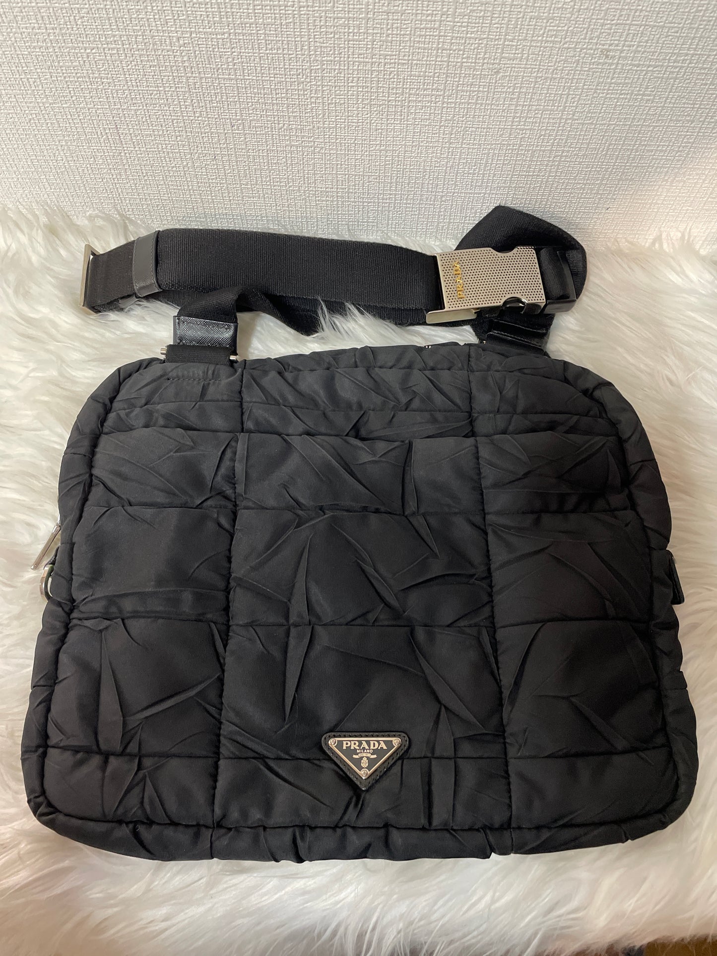 Prada Black Shoulder Bags A-16069