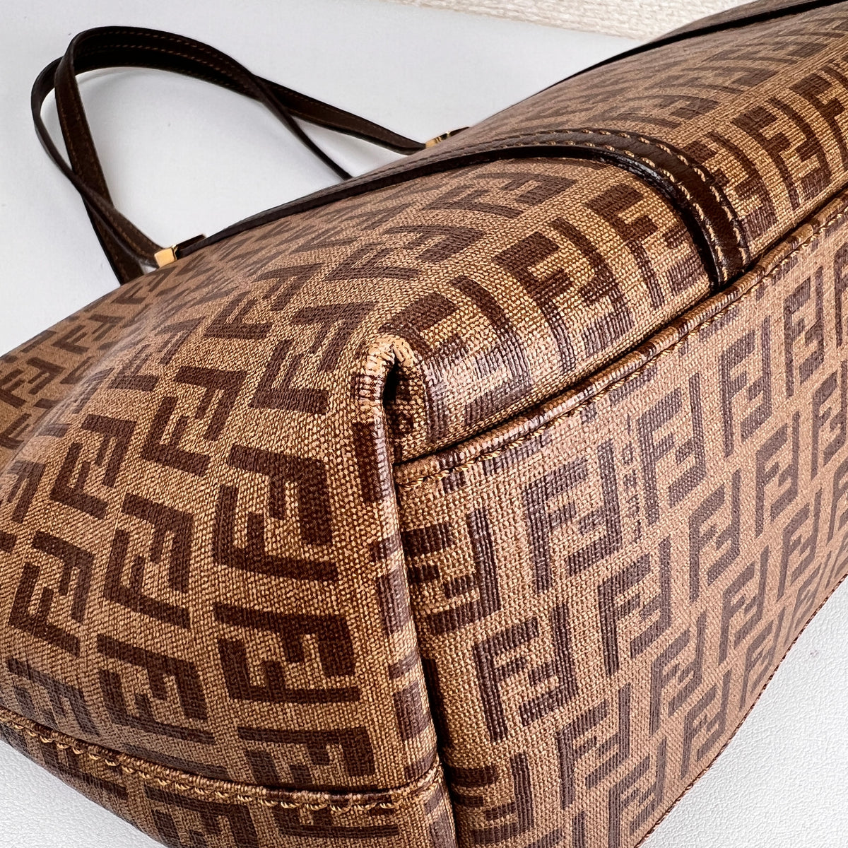 Fendi Brown Tote Bags A-16071