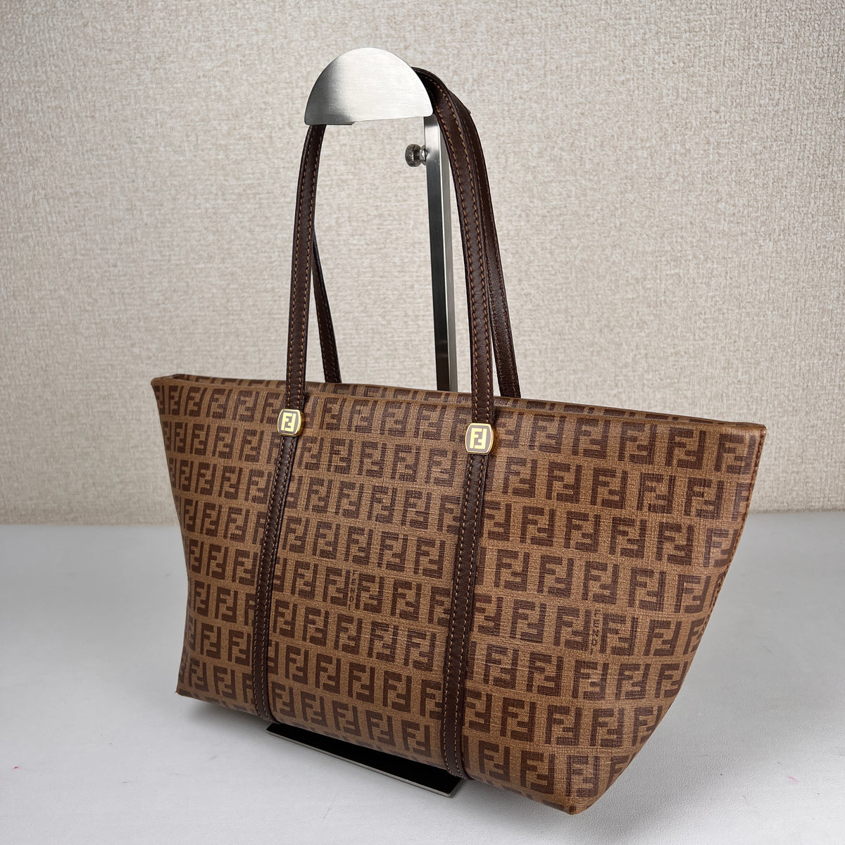 Fendi Brown Tote Bags A-16071