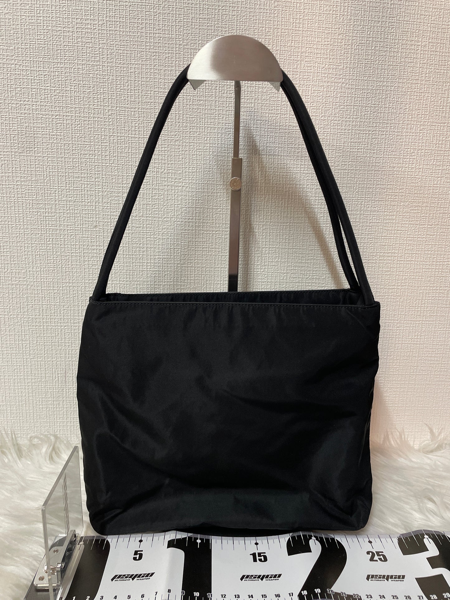 Prada Black Handle Bags A-16074