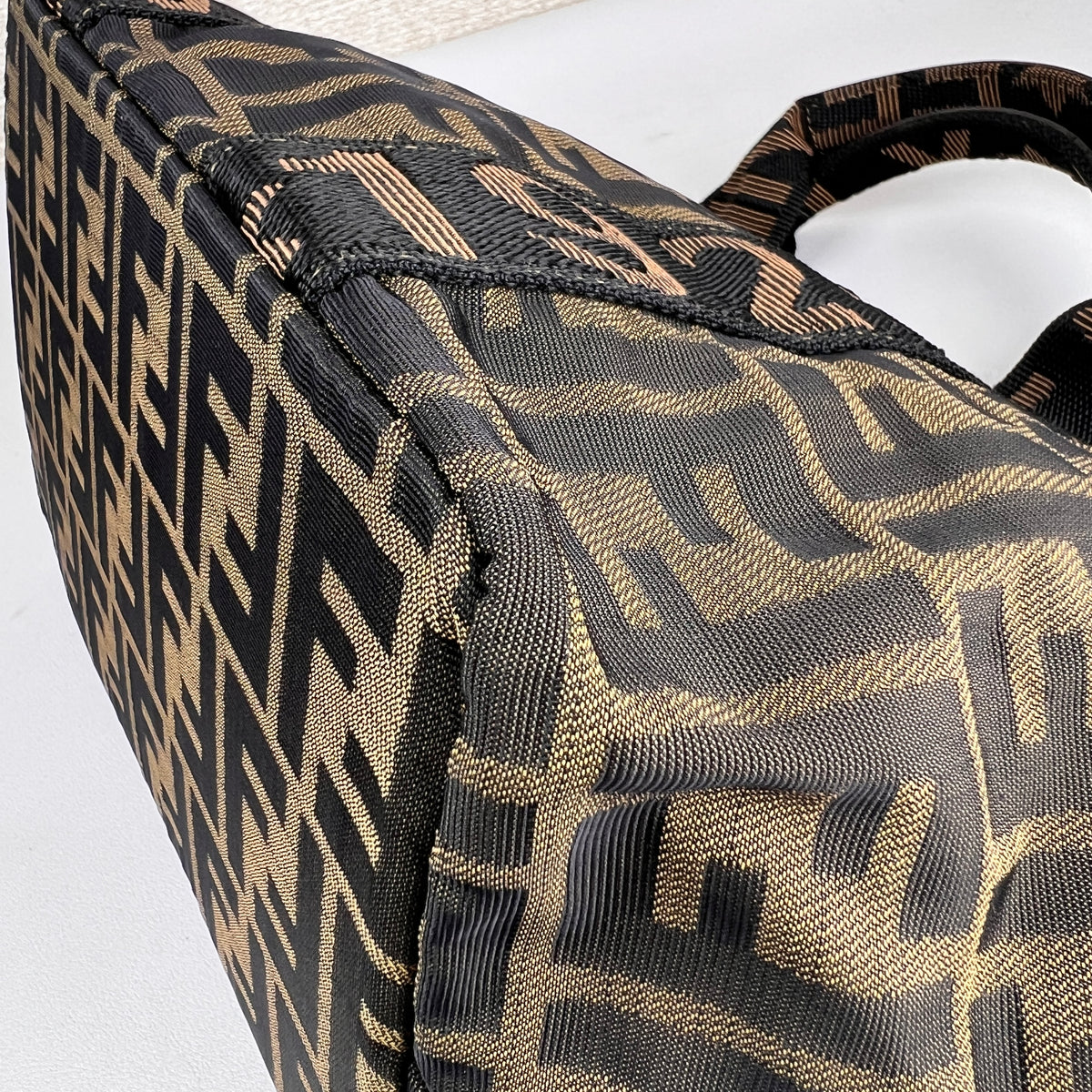 Fendi Brown Handle Bags A-16075