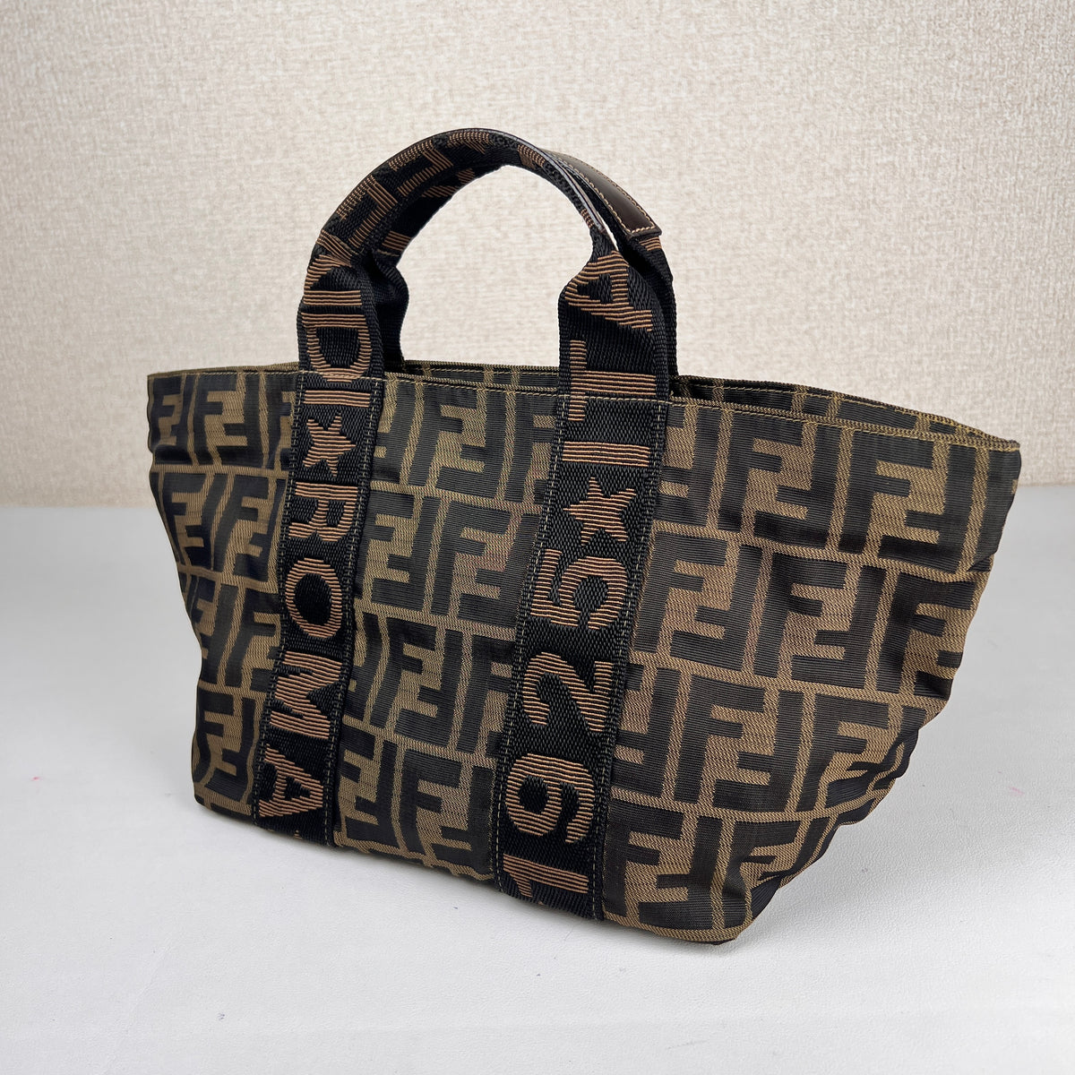 Fendi Brown Handle Bags A-16075