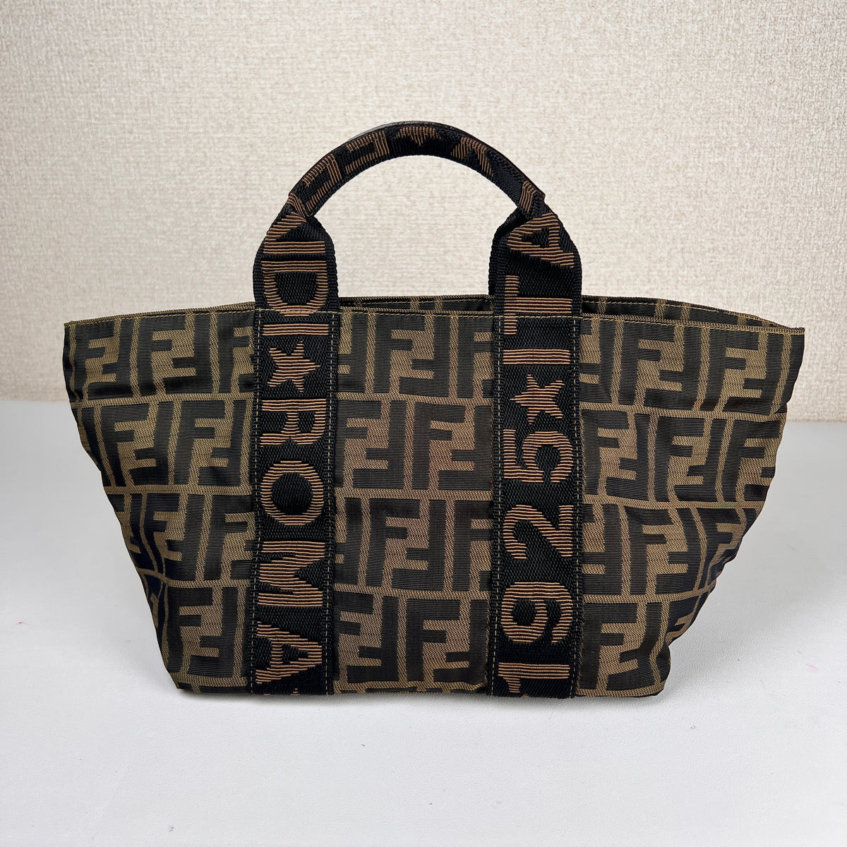 Fendi Brown Handle Bags A-16075