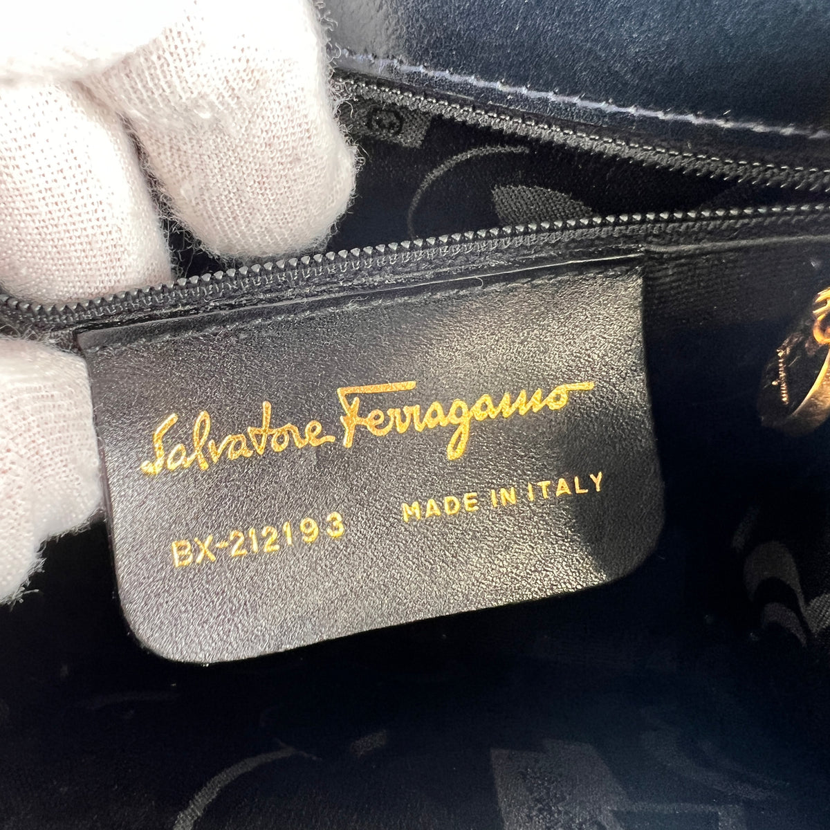 Ferragamo Black Handle Bags A-16078