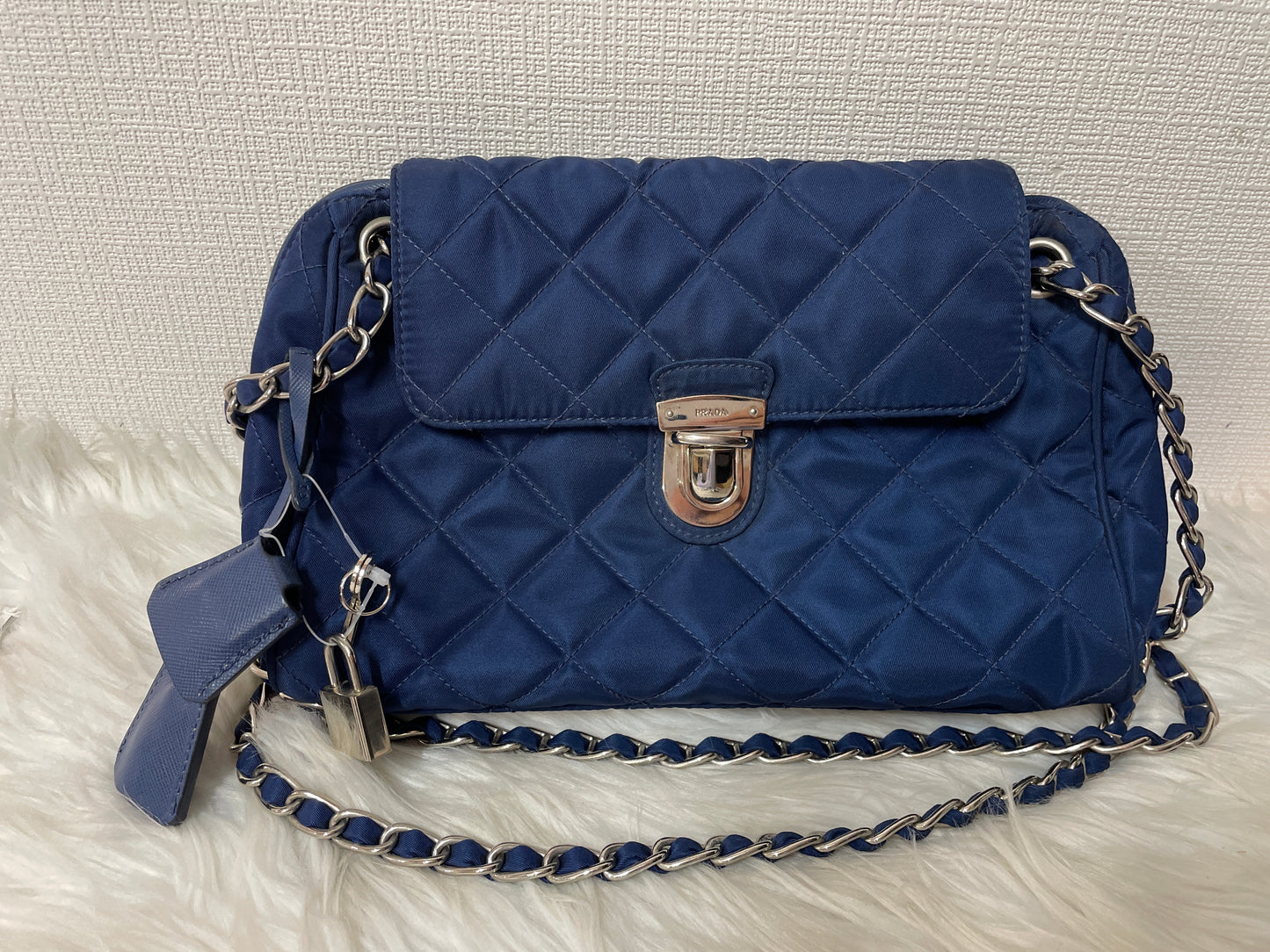 Prada Navy Shoulder Bags A-16081
