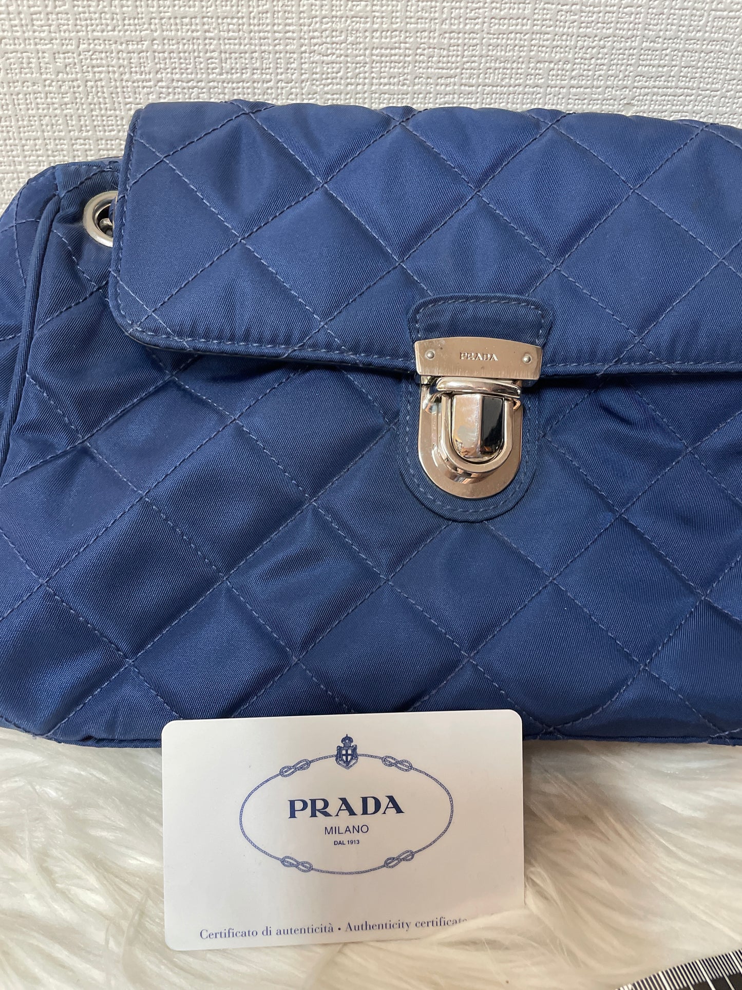 Prada Navy Shoulder Bags A-16081