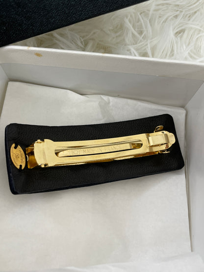 Chanel Black Brooches A-16094