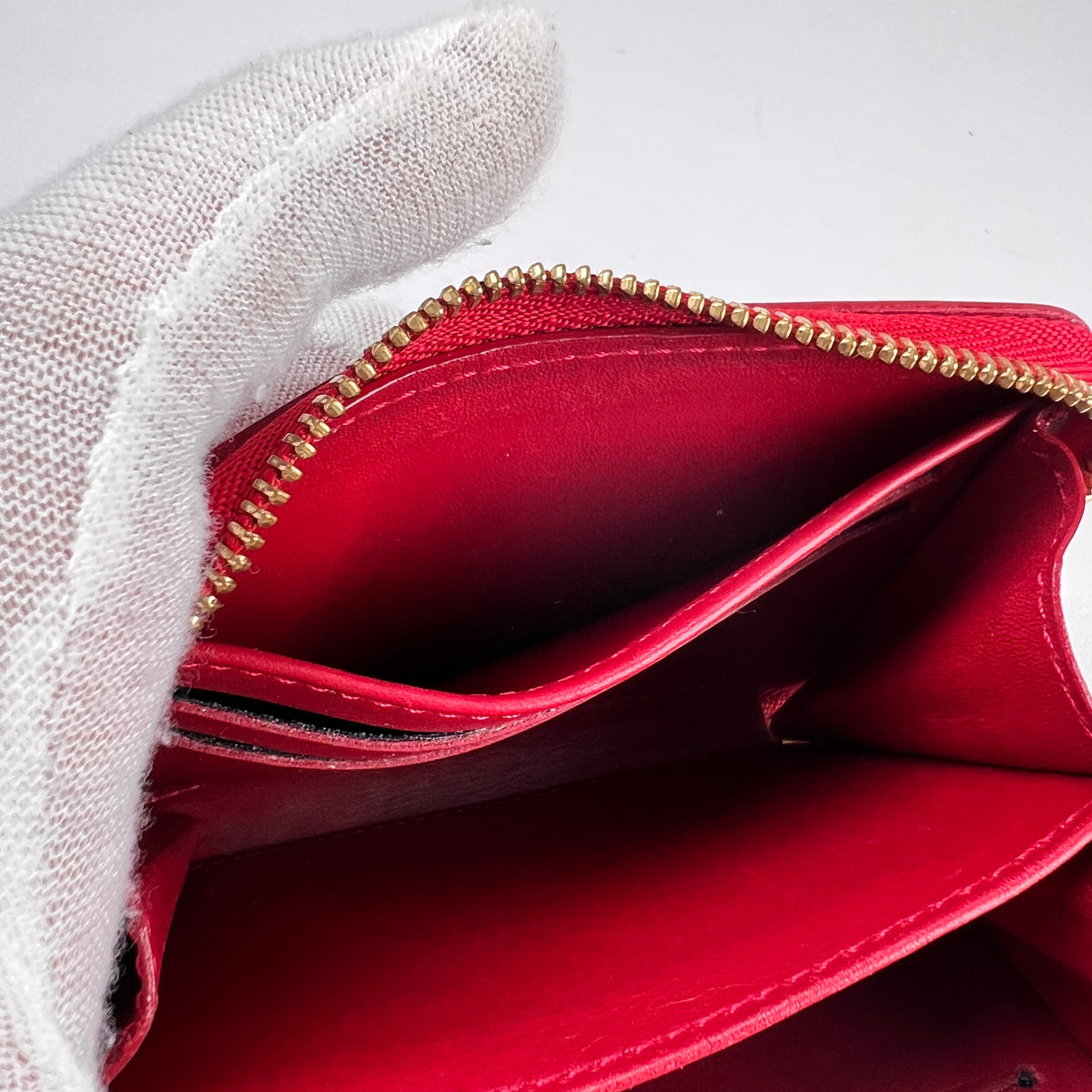 Louis Vuitton Red Wallets A-16100