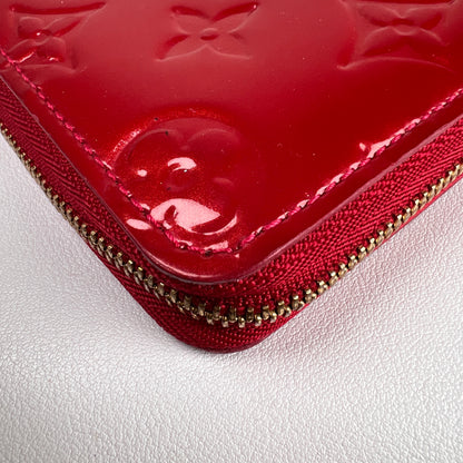 Louis Vuitton Red Wallets A-16100