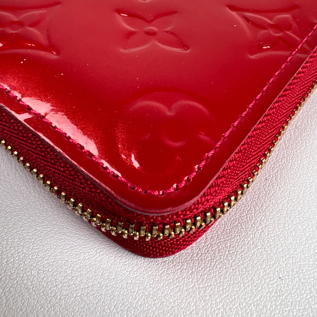 Louis Vuitton Red Wallets A-16100