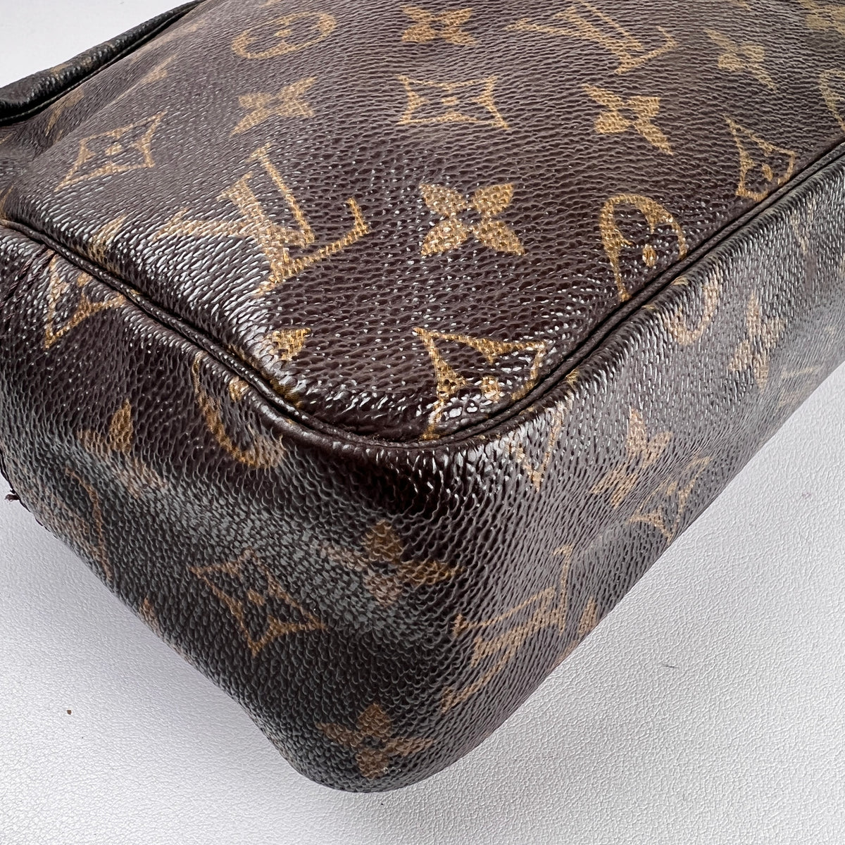 Louis Vuitton Brown Wallets A-16101