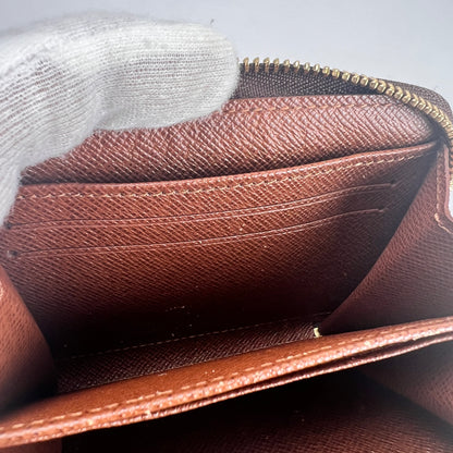 Louis Vuitton Brown Wallets A-16106