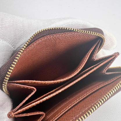 Louis Vuitton Brown Wallets A-16106