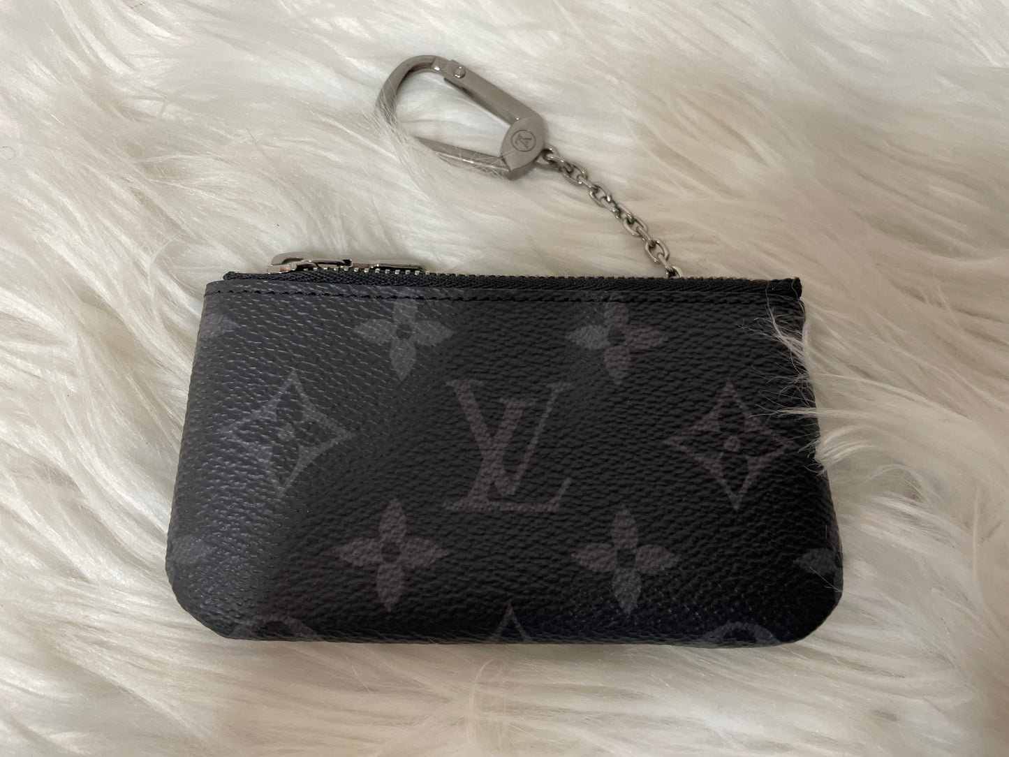 Louis Vuitton Gray Pouches A-16107