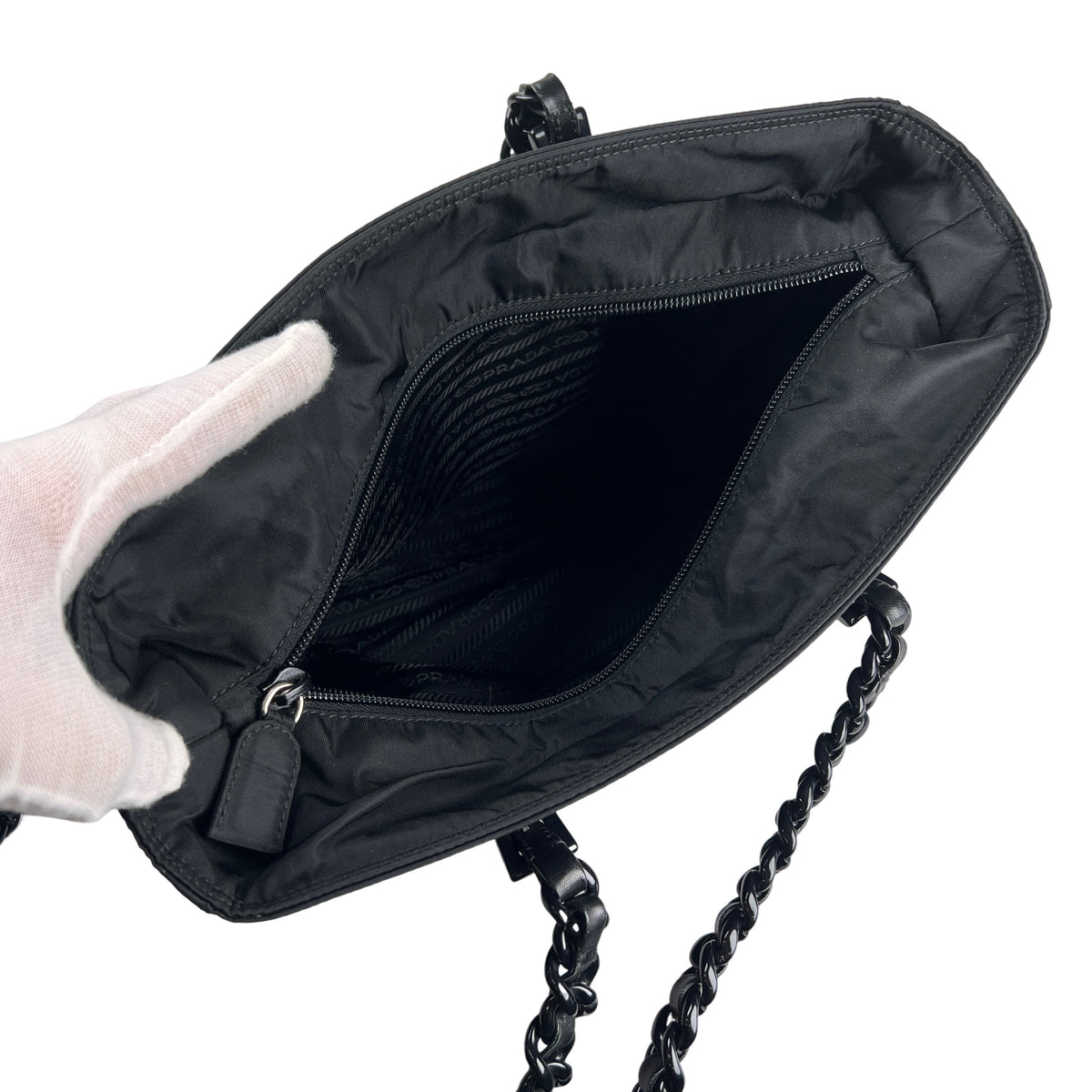 Prada Black Tote Bags A-16126