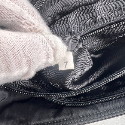 Prada Black Tote Bags A-16126