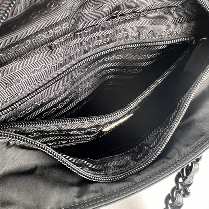Prada Black Tote Bags A-16126