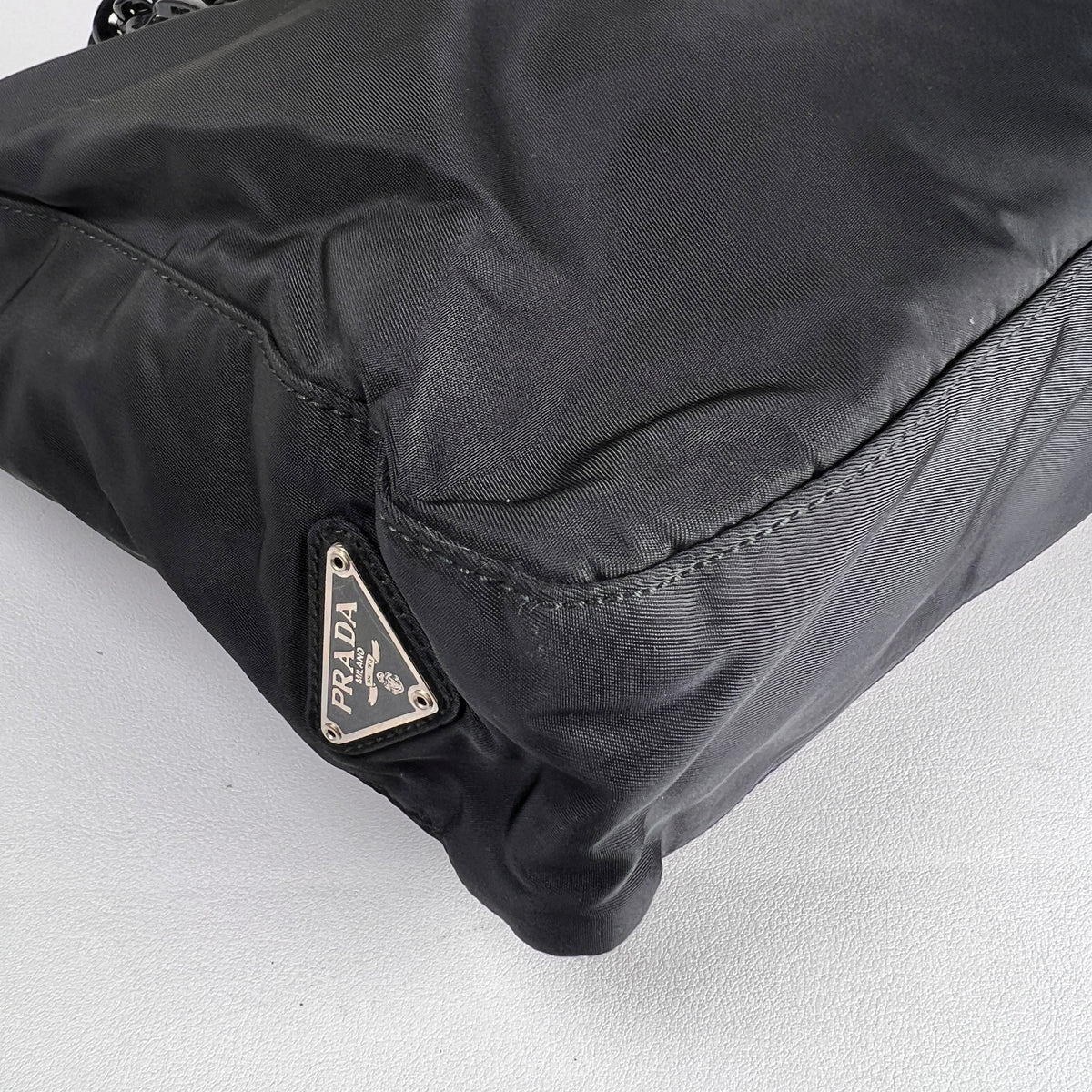 Prada Black Tote Bags A-16126