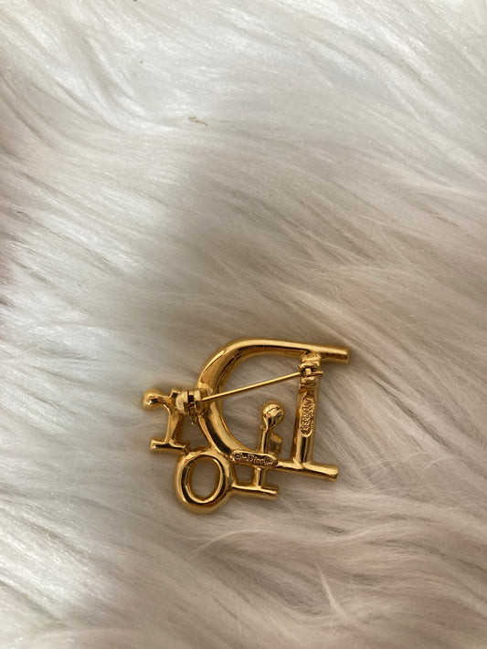 Dior Gold Brooches A-16129