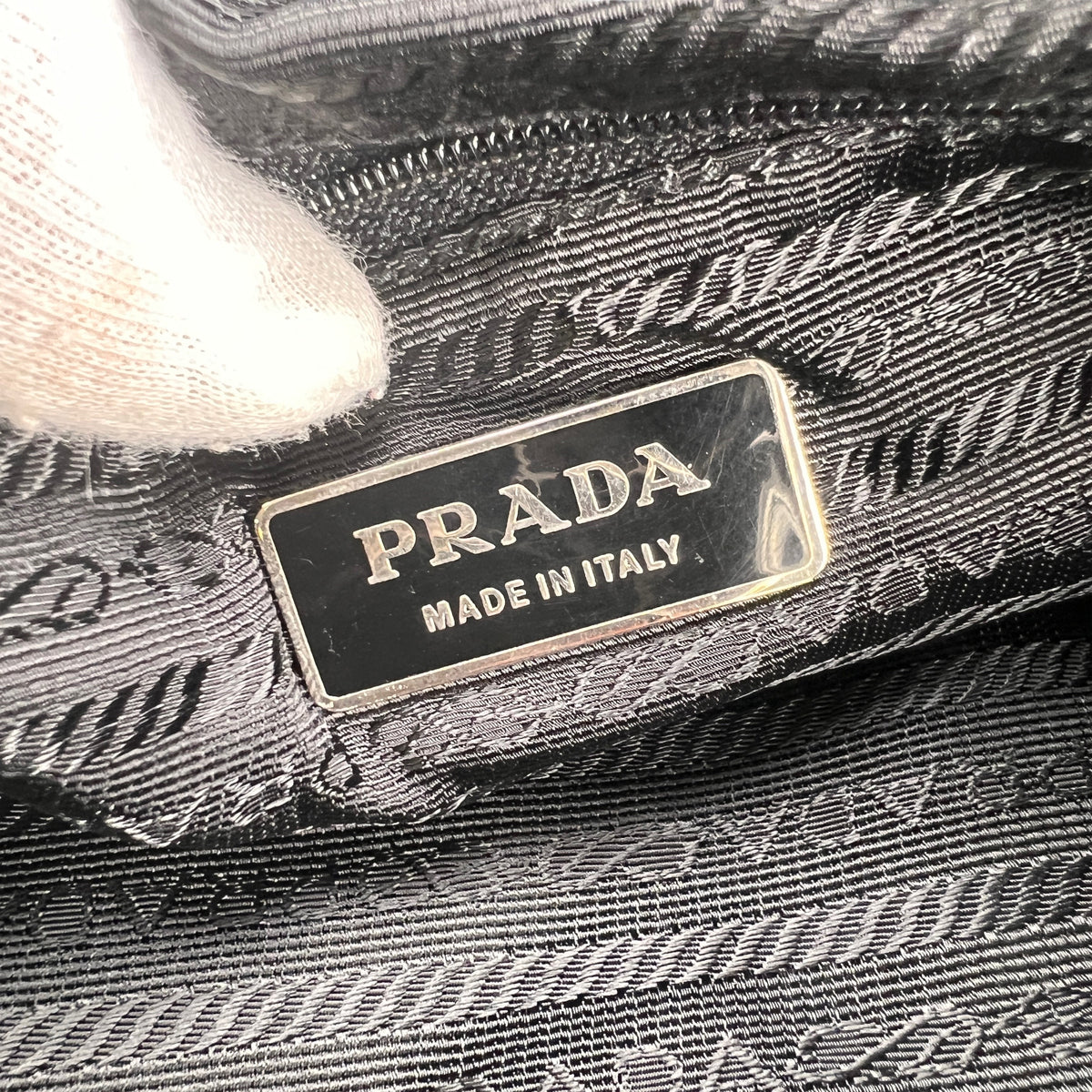 Prada Black Shoulder Bags A-16151