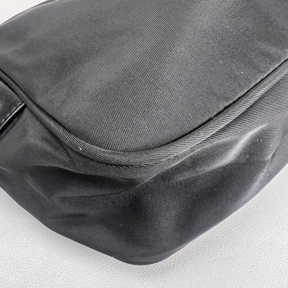 Prada Black Shoulder Bags A-16151