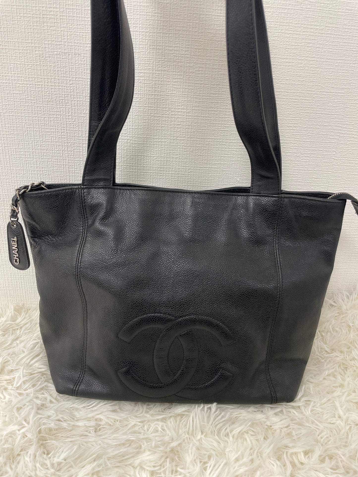 Chanel Black Shoulder Bags A-16159