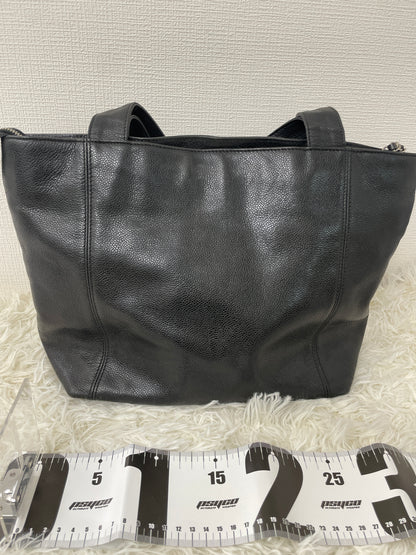Chanel Black Shoulder Bags A-16159