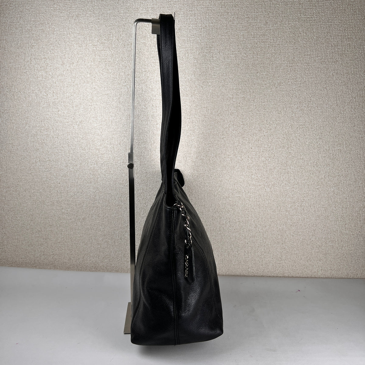 Chanel Black Shoulder Bags A-16159